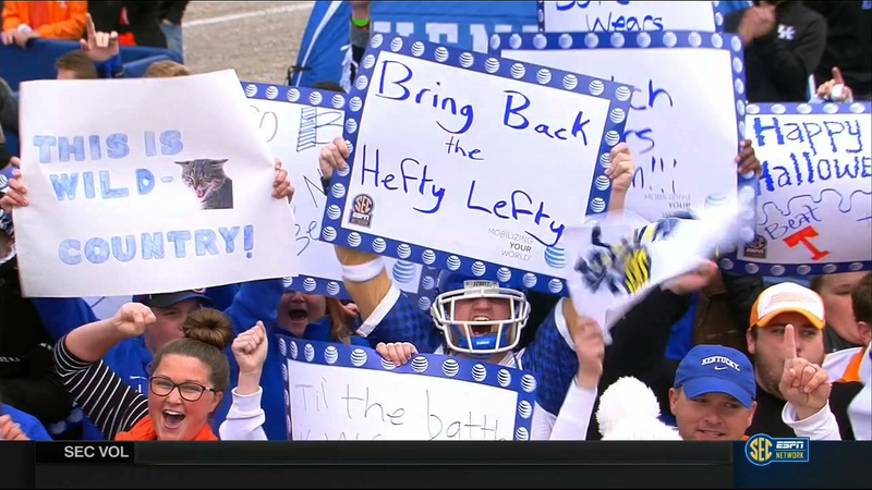Illustration for article titled Hinkie Traded This Sign For Draft Picks: Your Philadelphia College GameDay Sign Roundup